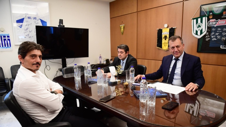Γιαννακόπουλος-Βρούτσης: Εικόνες από τη συνάντηση