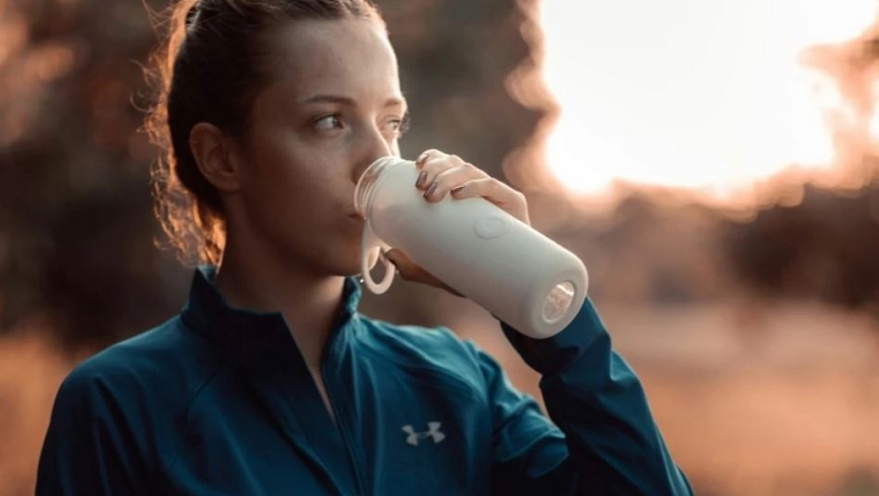 7 ροφήματα που ενυδατώνουν το ίδιο καλά με το νερό: Ίσως και καλύτερα