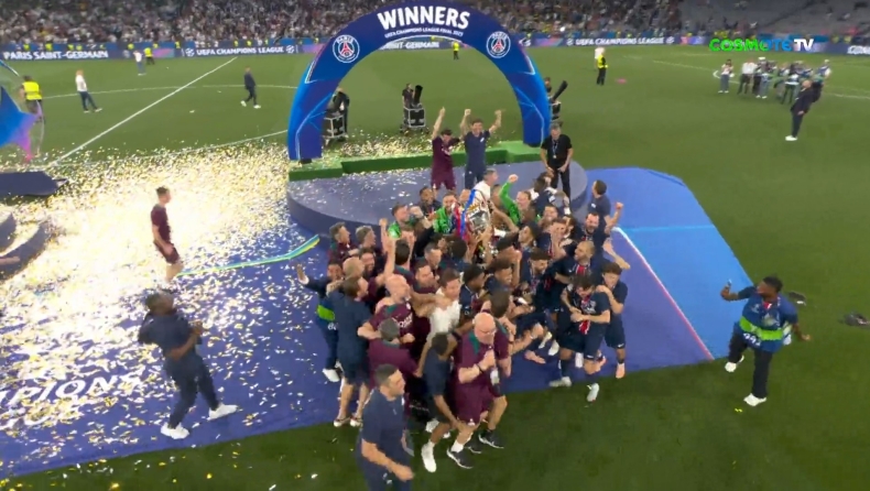 Παρί Σεν Ζερμέν - Ίντερ: Η στιγμή της απονομής της κούπας του Champions League με τον Λουίς Ενρίκε σε πρώτο πλάνο