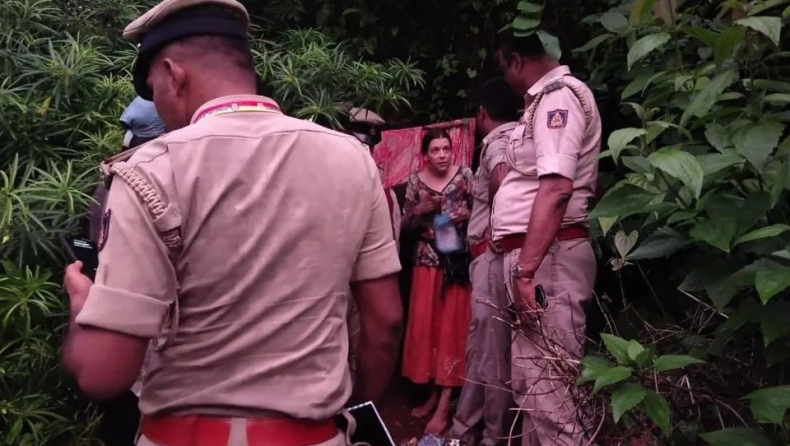 Ρωσίδα βρέθηκε να ζει σε σπηλιά στην Ινδία μαζί με τα παιδιά της