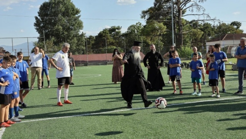 Δωρεάν μαθήματα ποδοσφαίρου για όλα τα παιδιά από τον Ιερό Ναό Αγ. Χρυσοστόμου Δράμας (vid)