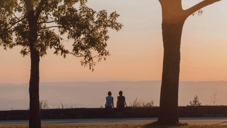 Στην Αμερική, οι έφηβοι προτιμούν τα chatbots από τους φίλους τους στον πραγματικό κόσμο. Τι σημαίνει αυτό;