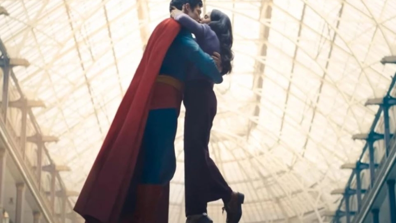 Στην Ινδία αφαίρεσαν το φιλί από την ταινία Superman, αλλά η βία και η σεξουαλική κακοποίηση στις ινδικές ταινίες επιτρέπονται κανονικά