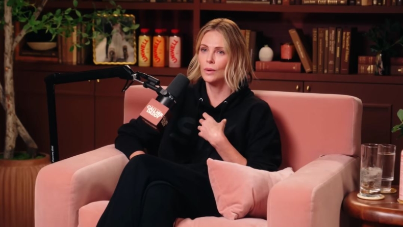 Η Σαρλίζ Θερόν σε «πιπεράτες» αποκαλύψεις: «Κάνω το σεξ που δεν έκανα ποτέ στα 20, έκανα one night stand με 26χρονο» (vid)