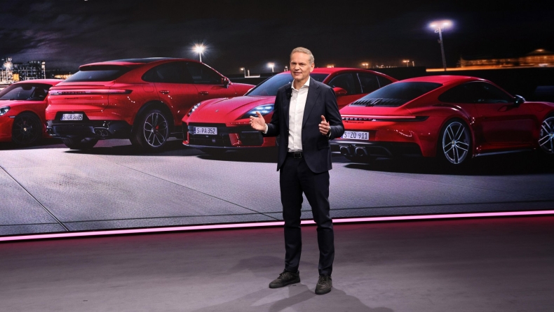 Η Porsche αναζητά νέο CEO για να αντικαταστήσει τον Όλιβερ Μπλούμε
