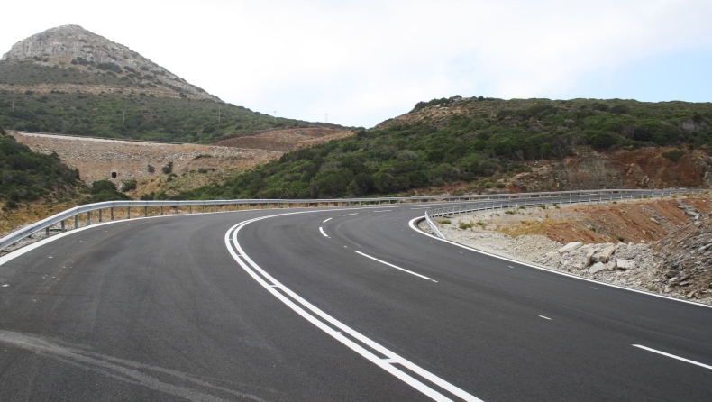 Νότια Εύβοια: Επιτέλους στην κυκλοφορία ο δρόμος που παρακάμπτει Στύρα και Κάψαλα (vid)