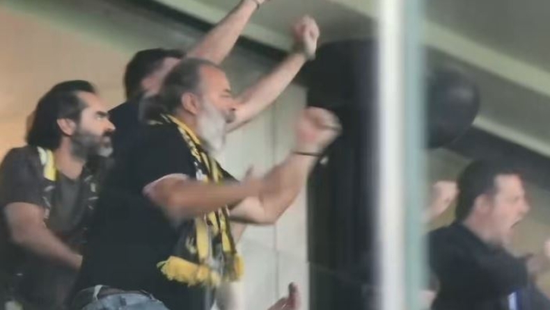 ΑΕΚ - Αστέρας Τρίπολης: Ο πανηγυρισμός του Ηλιόπουλου στη σουίτα στο γκολ του Πιερό