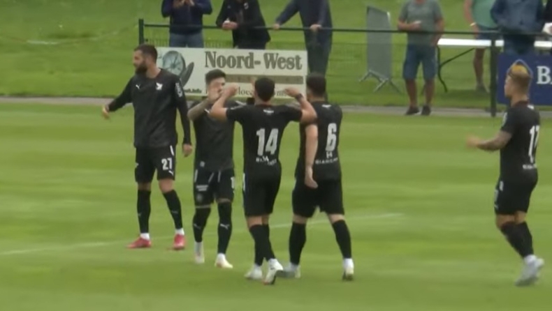 Οι παίκτες του ΟΦΗ πανηγυρίζουν στο φιλικό με την Άλκμααρ