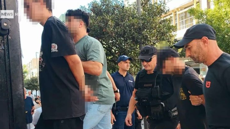 Φωτιά στην Πάτρα: Στα δικαστήρια ο 19χρονος και ο 17χρονος που κατηγορούνται για τον εμπρησμό (vid) 