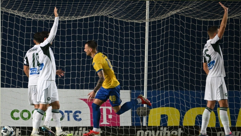 Παναιτωλικός - Παναθηναϊκός: Ο Σιέλης σκόραρε αλλά η φάση εξετάστηκε και υποδείχθηκε οφσάιντ