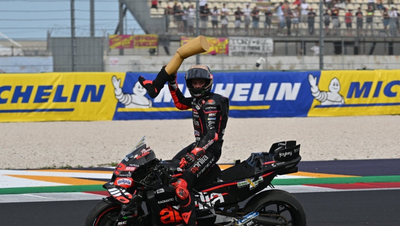 MotoGP: Γιατί ο Μπετζέκι πανηγύρισε τη νίκη του κρατώντας ένα προσθετικό πόδι (vid)