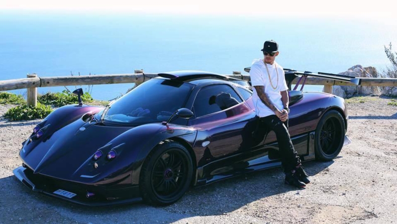 F1 - Ο Χάμιλτον πούλησε ολόκληρη τη συλλογή αυτοκινήτων του, η απίστευτη αξία τους