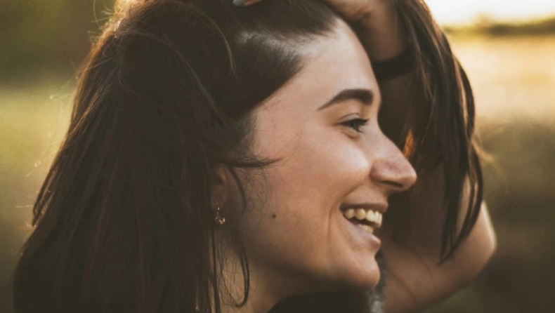 Ειδικός σε θέματα ευτυχίας του Χάρβαρντ μοιράστηκε τη no1 συμβουλή για μια εύκολη και επιτυχημένη ζωή