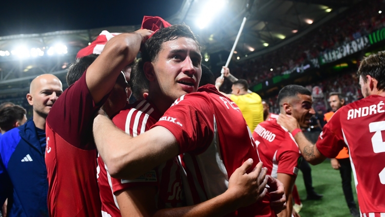 Εσε: Ο άνθρωπος που σέρβιρε το ιστορικότερο γκολ στην ιστορία του Ολυμπιακού τρέχει με...100!