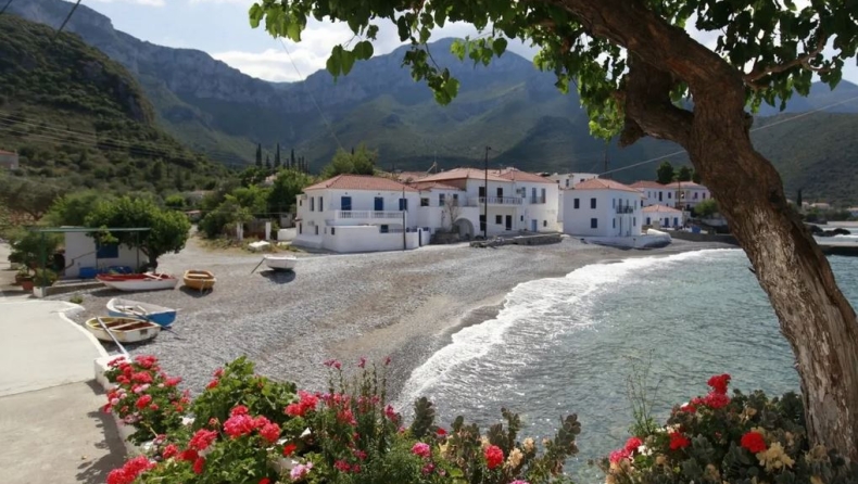 Κυπαρίσσι: Απόδραση στον μικρό παράδεισο της Λακωνίας