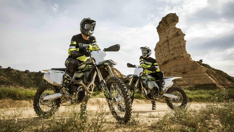 Triumph TF 250-C & TF 450-C: Από το μοτοκρός στο εντούρο και από το εντούρο στο κρος κάντρι (vid)