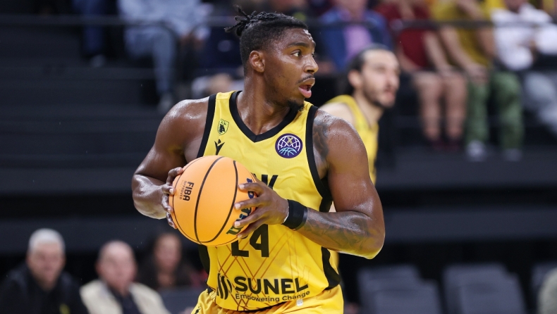 Λέβιτσε - ΑΕΚ 69-71: Τρόμαξε η ΑΕΚ, αλλά με clutch Μπάρτλεϊ αγκάλιασε την πρωτιά