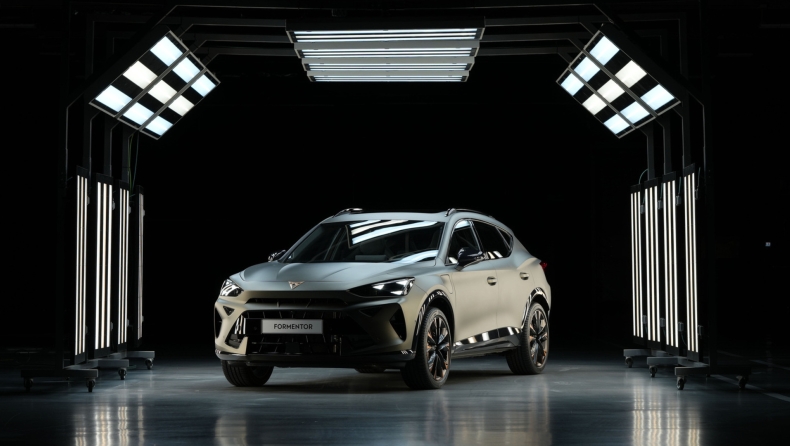 Cupra: Έφθασε το 1 εκατ. αυτοκίνητα και κάνει ένα μεγάλο δώρο σε έναν από τους εργαζομένους της