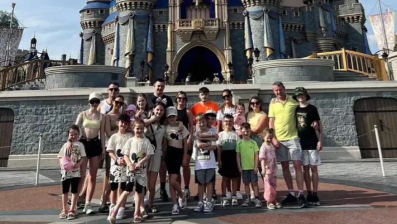 Τους βγήκε ξινό: Πολύτεκνη οικογένεια με 22 παιδιά, πήγε ταξίδι στην Disney World και... έφαγε πρόστιμο!