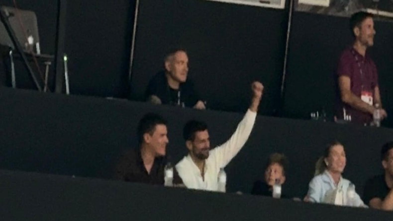 Τζόκοβιτς: Ο Νόλε στο ΣΕΦ τραγουδάει συνθήματα του Ολυμπιακού