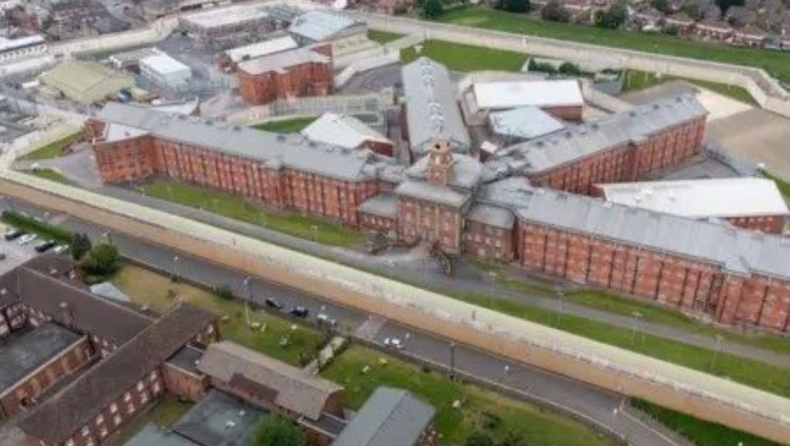 Μέσα στην «Έπαυλη των Τεράτων»: Η φυλακή με τους «διάσημους» κρατούμενους και το γυάλινο κελί