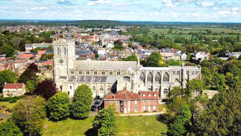 Αγγλία: Ζευγάρι βρήκε στον κήπο του θησαυρό Tudor αξίας 230.000 λιρών