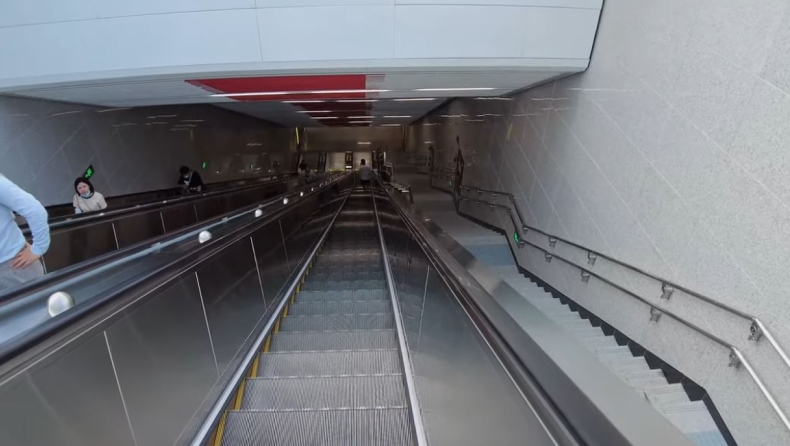 Ο πιο βαθύς σταθμός μετρό στον κόσμο βρίσκεται 40 ορόφους κάτω από την πόλη: Περπατάς 38 λεπτά για να φτάσεις (vid)