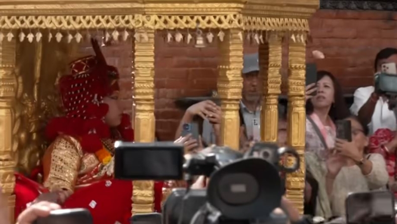 Ο λόγος που ένα 2χρονο κοριτσάκι επιλέχθηκε ως η «νέα Θεά» που λατρεύεται από δύο θρησκείες (vid)