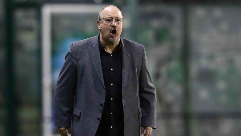 Ράφα Μπενίτεθ: «Μας βοήθησε ο κόσμος, είμαι χαρούμενος για την πρώτη νίκη»