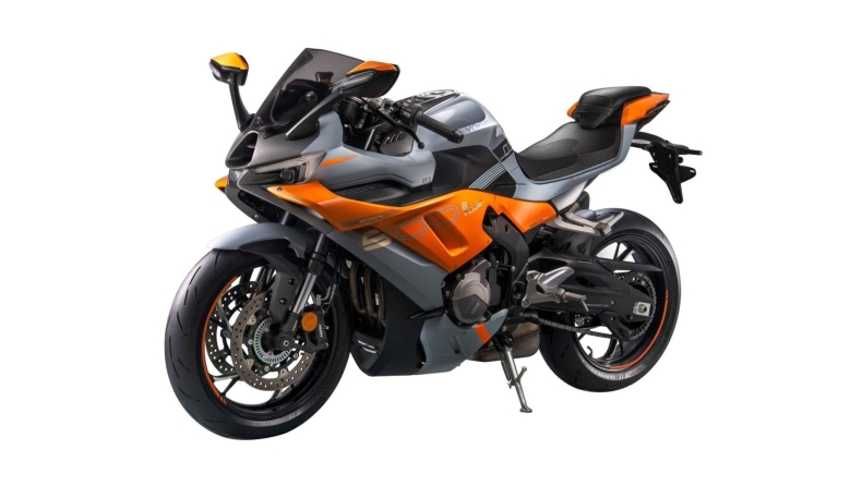 Voge RR500S: Τα μικρά τετρακύλινδρα παίρνουν φωτιά (vid)