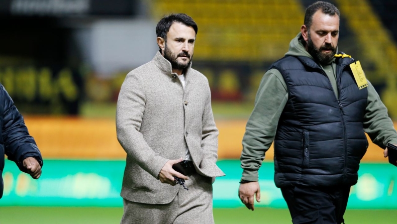 Άρης: Έντονες αποδοκιμασίες οπαδών κατά Καρυπίδη