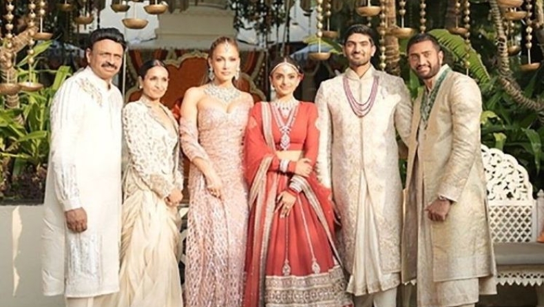 Ο πιο εντυπωσιακός γάμος της χρονιάς: Η τούρτα-παλάτι, η JLo και η ελίτ του Bollywood