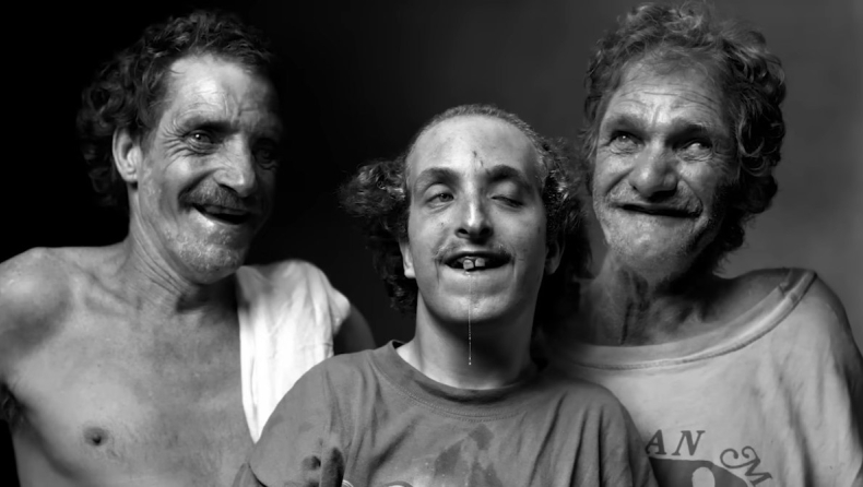 Αγνοούνται τρία μέλη της «πιο αιμομικτικής οικογένειας»: Άγνοια δηλώνουν οι συγγενείς τους 