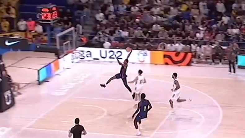 Μπαρτσελόνα: Ο 14χρονος (;) που συνδυάζει Αντετοκούνμπο και Γουεμπανιάμα κάρφωσε σαν το Jumpman logo! (vid)