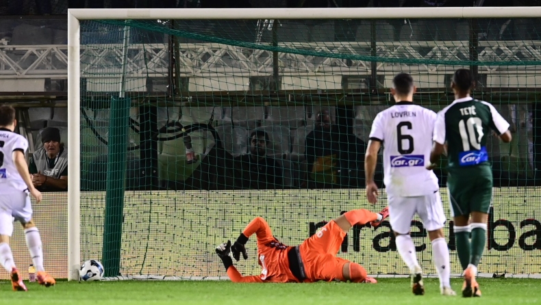 Παναθηναϊκός - ΠΑΟΚ: Τα ακροδάχτυλα του Τσιφτσή και το κάθετο δοκάρι στέρησαν το γκολ από τον Τετέ