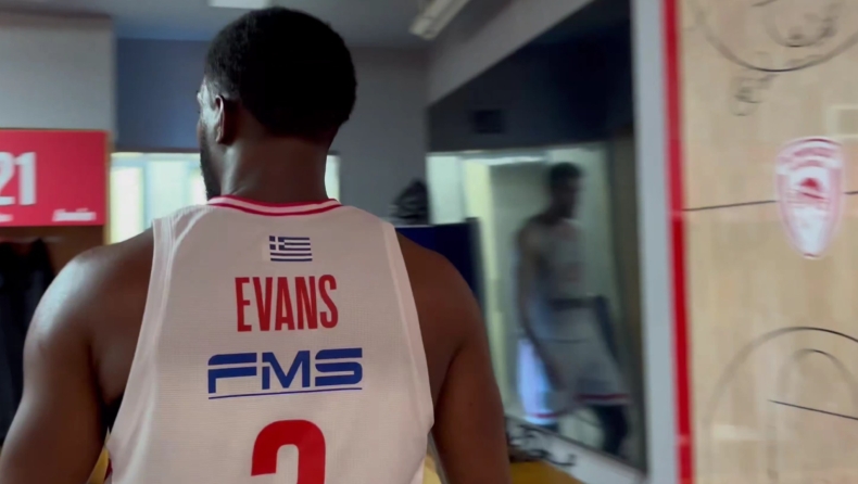 Έβανς, Ολυμπιακός: Ο Φουρνιέ τραγούδησε ρυθμικά το όνομά του στα αποδυτήρια