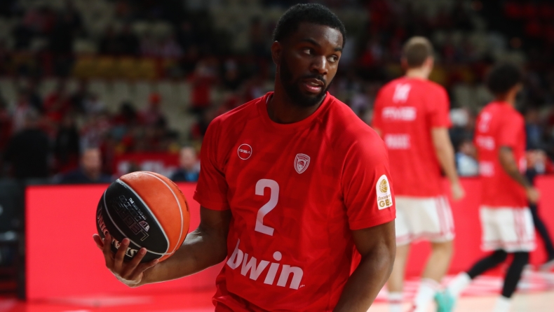 Τρομερό: Ο Έβανς παίζει έπειτα από 533 μέρες, σκόραρε τρίποντο στην πρώτη κατοχή και φίλαθλοι έκαναν τον σταυρό τους!