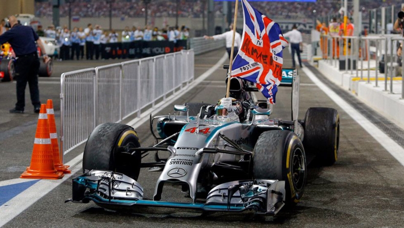 Σαν Σήμερα: Ο Χάμιλτον κέρδισε τον πρώτο του τίτλο με τη Mercedes (vid)