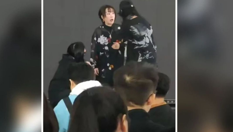 Στα ύψη η ένταση στις σχέσεις Κίνας - Ιαπωνίας: Σταμάτησαν Γιαπωνέζα τραγουδίστρια επί σκηνής