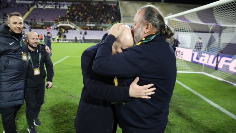 ΑΕΚ: Το φιλί του Ηλιόπουλου σε Νίκολιτς και οι αγκαλιές στους παίκτες