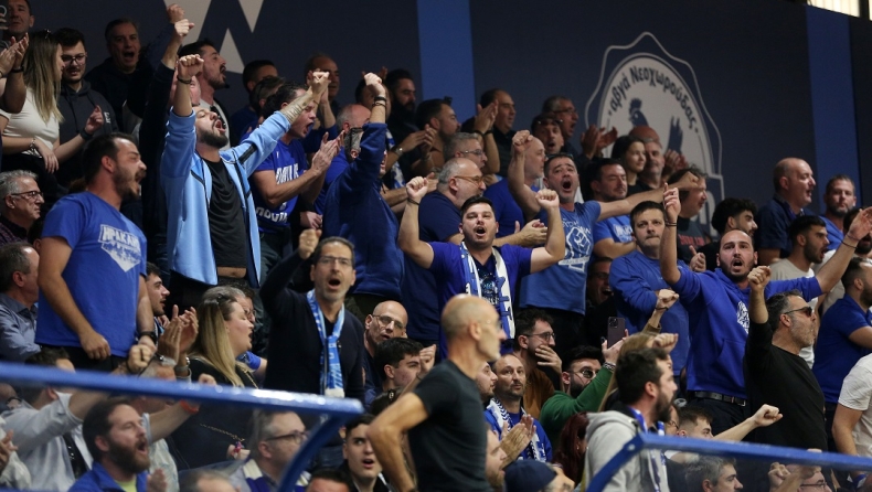 Νέο έπος από τους οπαδούς του Ηρακλή στο μπάσκετ για το χαμηλό σκορ της 4ης περιόδου με τον Κολοσσό: «Ηρακλάρα βάλε ένα γκολ!»