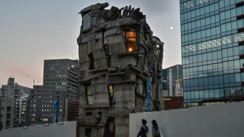 «Η Σαγράδα Φαμίλια του Τόκιο»: Το κτίριο που χτιζόταν 20 χρόνια και τελικά… μετακινήθηκε σε ράγες