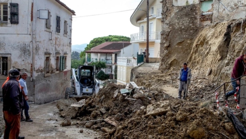 Σε κατάσταση έκτακτης ανάγκης πολλές περιοχές στη Δυτική Ελλάδα: Πλημμύρες, καταστροφές και αποκλεισμένα χωριά