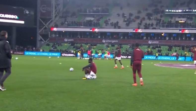 Ο Κουαό της Μετς δεν ξεκίνησε βασικός και στην προθέρμανση καθόταν πάνω σε μία μπάλα