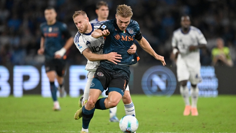 Νάπολι - Κόμο 0-0: «Μπανανόφλουδα» και χαμόγελα στη... Ρώμη