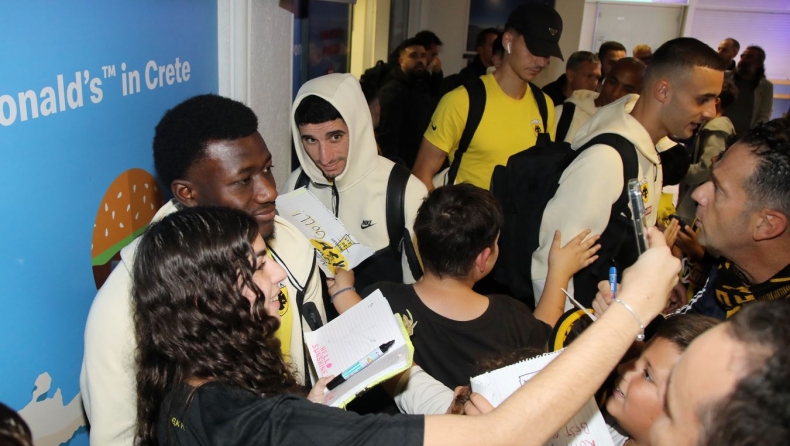 ΑΕΚ: Αποθέωση για την αποστολή στην άφιξη στο Ηράκλειο