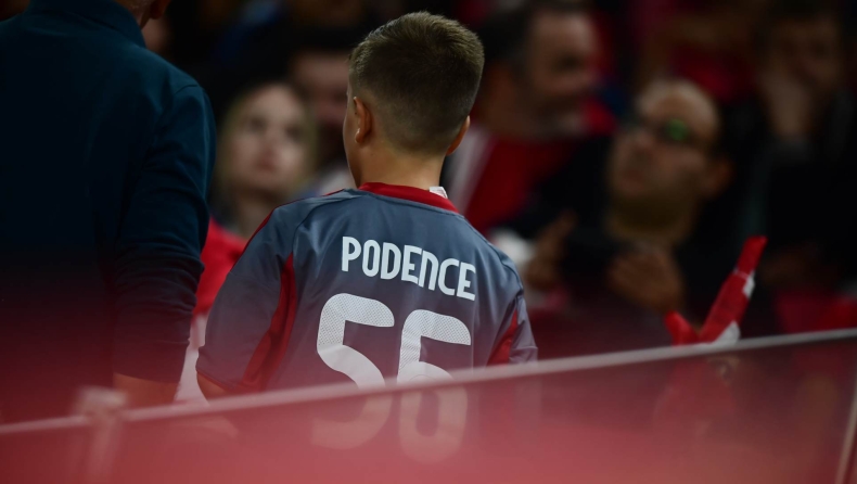 Ποντένσε: Από την Κέρκυρα στο Καραϊσκάκης για μια φανέλα του!