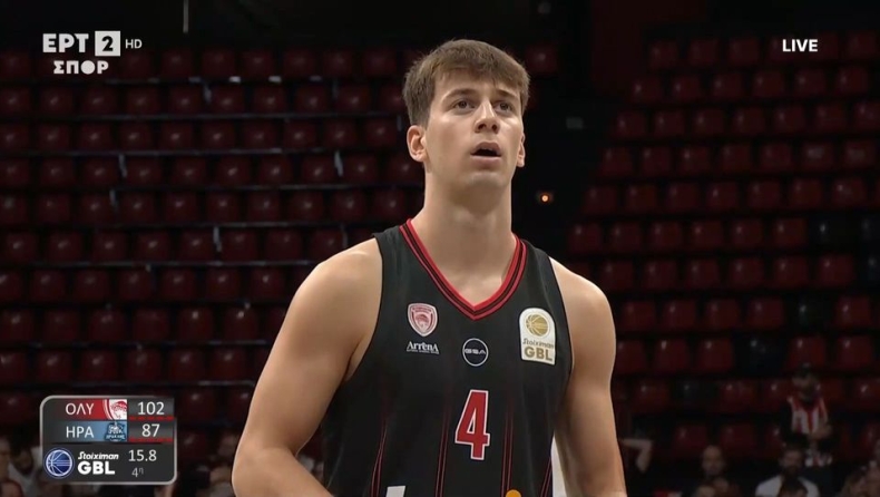 Ολυμπιακός - Ηρακλής: Ο Μωραΐτης έκανε σκόπιμα φάουλ στον Μπουρνελέ, ώστε να σουτάρει βολες ο νεαρός!