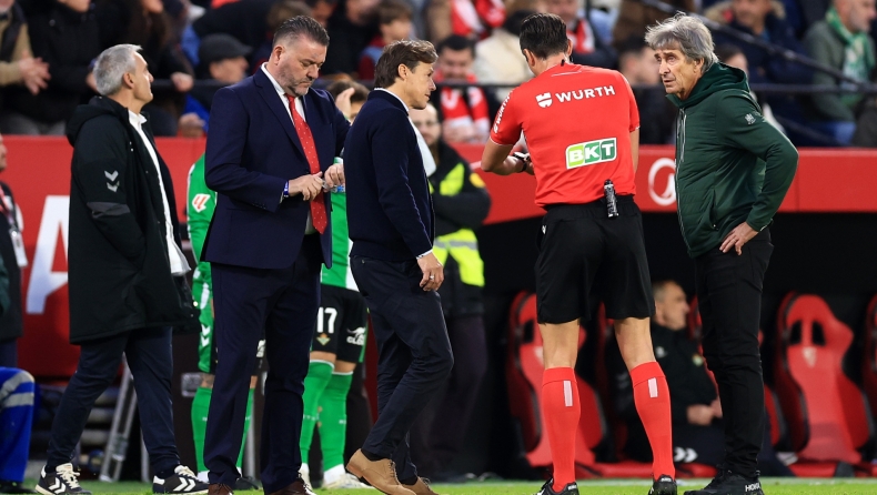 Σεβίλλη - Μπέτις: Προσωρινή διακοπή για ρίψη αντικειμένων στο γήπεδο (vid)