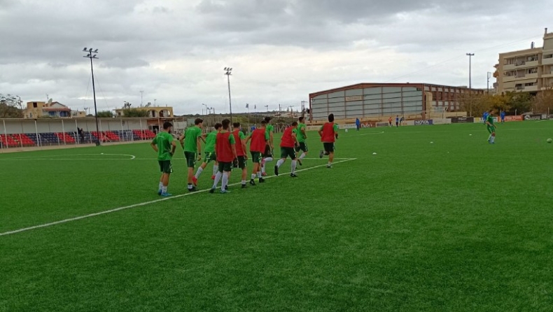 Απίστευτο σκηνικό στην Κρήτη: Οπαδός μπήκε στο γήπεδο και χτύπησε αντίπαλο τερματοφύλακα